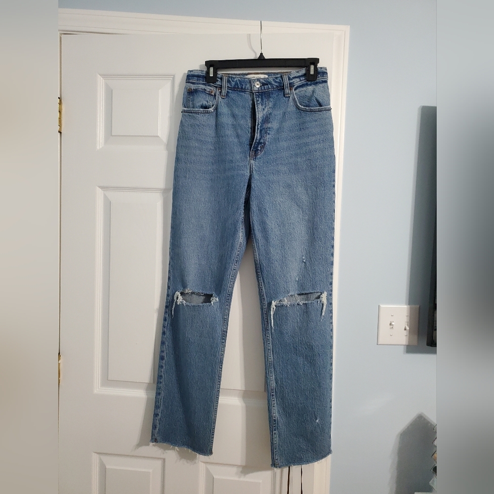 Abercrombie & Fitch The 90s Straight Ultra High Rise Distressed Jeans Size 6